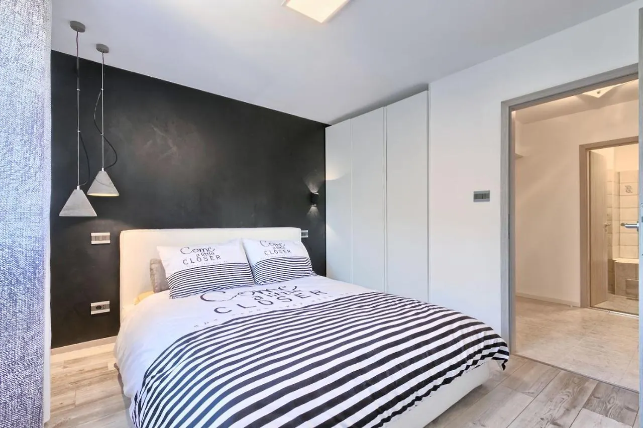 Modern Oasis Apartment Pula Kroatien