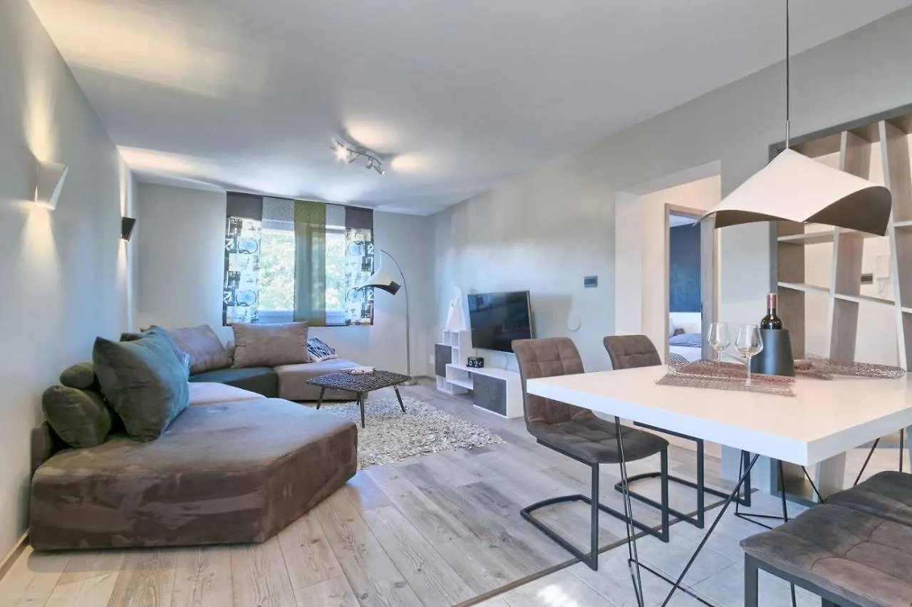 Modern Oasis Apartment Pula 0*,