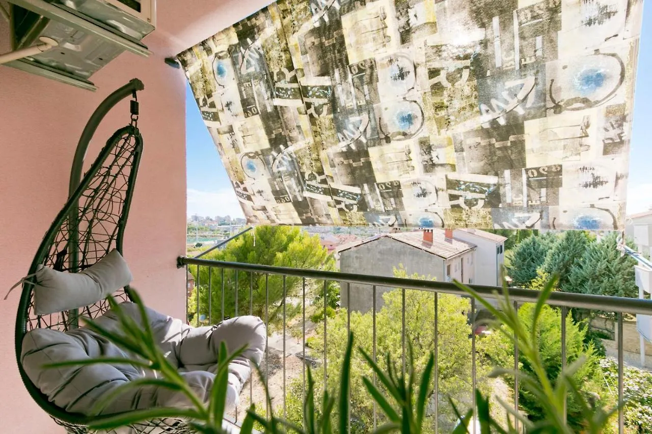 Modern Oasis Apartment Pula