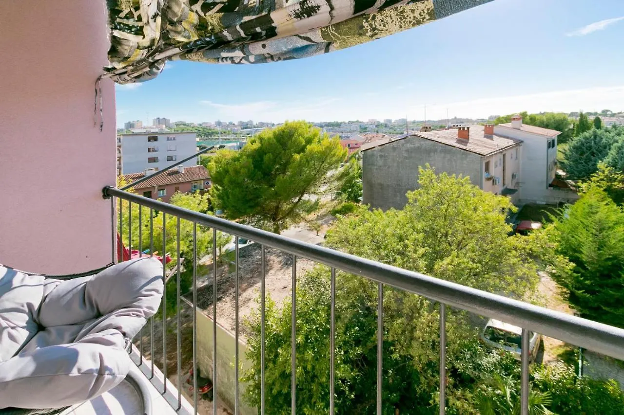 Modern Oasis Apartment Pula Kroatien